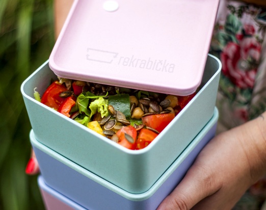 THE REUSABLE TAKEAWAY BOX (REKRABIČKA)