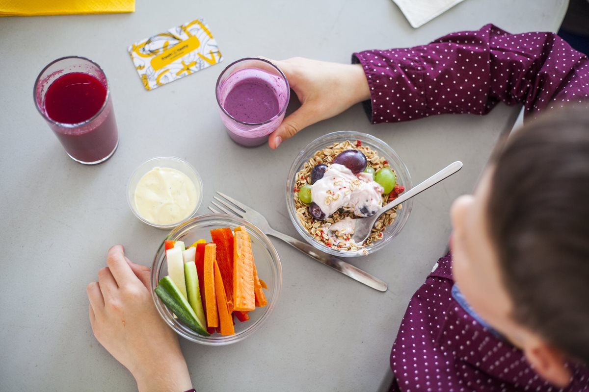 <p>We follow the latest trends in gastronomy. Dishes always taste best straight from the farm. That is why we cook every day from scratch and do not use semi-finished products, artificial flavorings or preservatives. We are proud to say we cook with fresh seasonal ingredients.</p>
